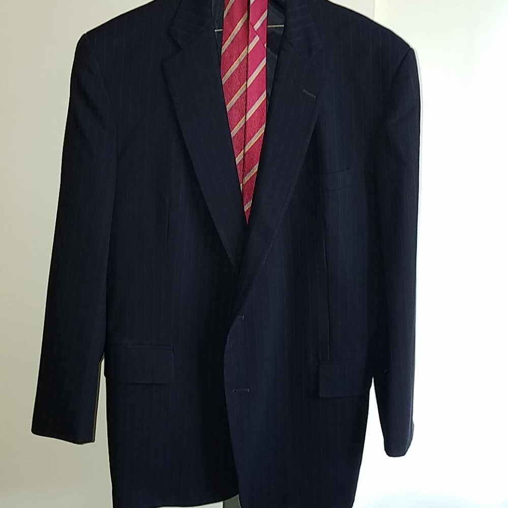 Brooks brothers suit w/tie